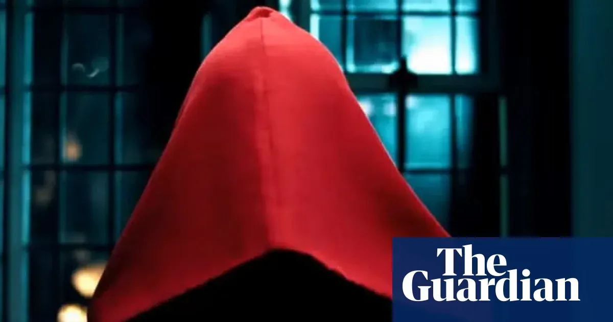 The Traitors to unmask red‑cloaked Secret Traitor on Wednesday — I.guim.co.uk