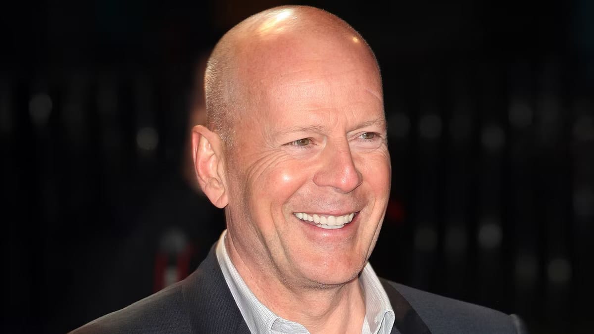 2000 Bruce Willis Comedy The Whole Nine Yards Returns to Free Streaming — Static0.colliderimages.com