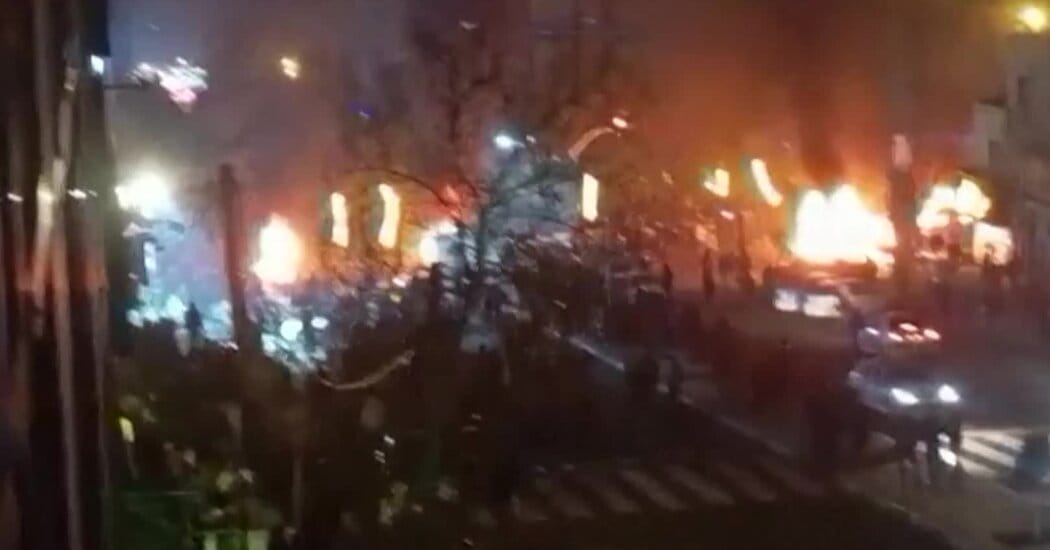 Plunging rial coincides with protests spreading across Iran — Static01.nyt.com