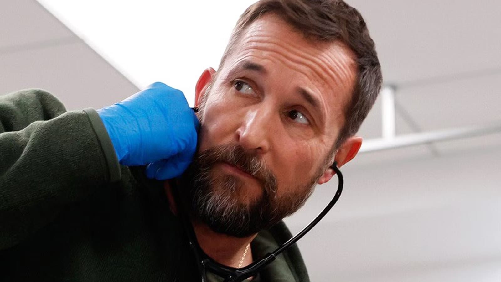 The Pitt season 2 opens with Dr. Robby riding without a helmet to signal his fragility — Static0.colliderimages.com