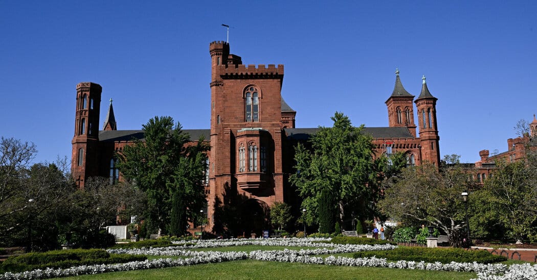 Smithsonian sends more records to White House as deadline arrives — Static01.nyt.com