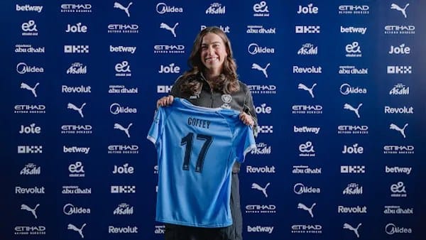 Sam Coffey completes move from Portland Thorns to Manchester City — Assets.goal.com