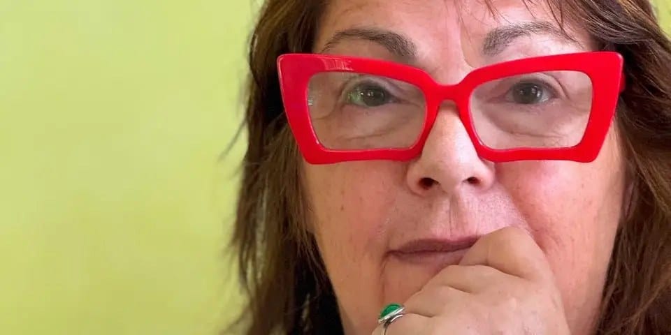 At almost 70, selling her house let a photographer travel and start over — I.insider.com
