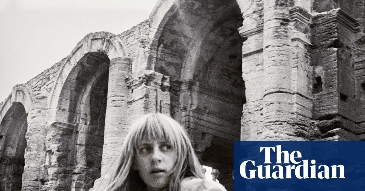 Mary Nolan’s photographed family life is on display at Bundanon — I.guim.co.uk