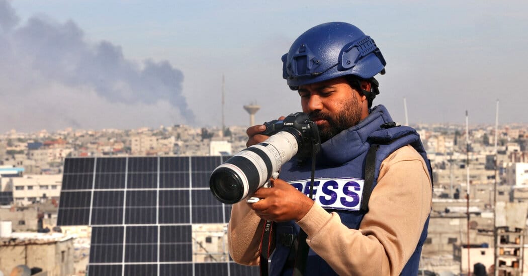 Israeli strike in Gaza kills 11, including three Palestinian journalists — Static01.nyt.com