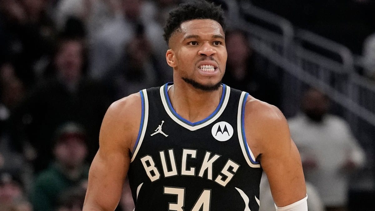 Cbssports urges Bucks to trade Giannis after calf strain sidelines him weeks — Sportshub.cbsistatic.com