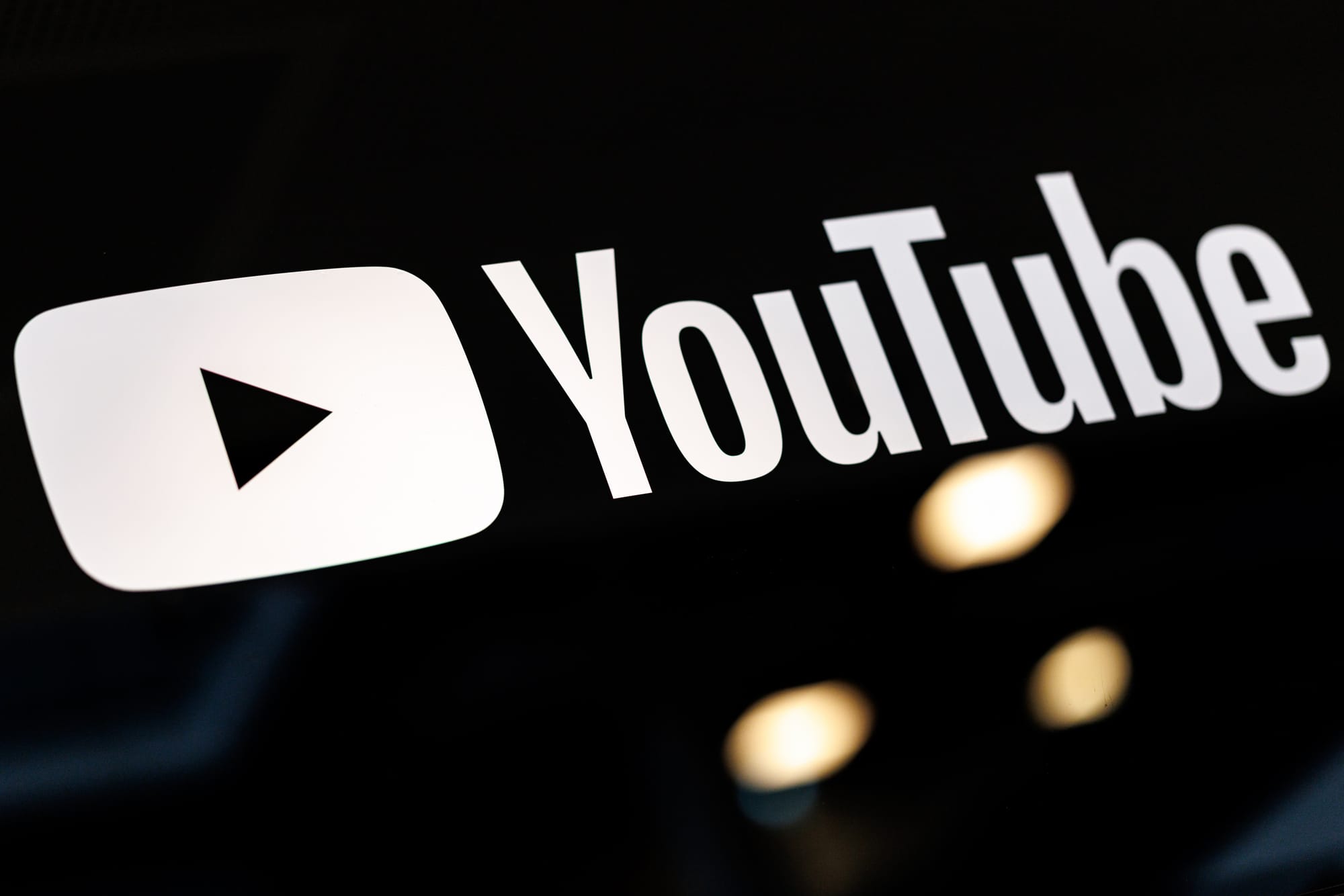 YouTube blocks third-party browser workaround for background playback — Helios-i.mashable.com