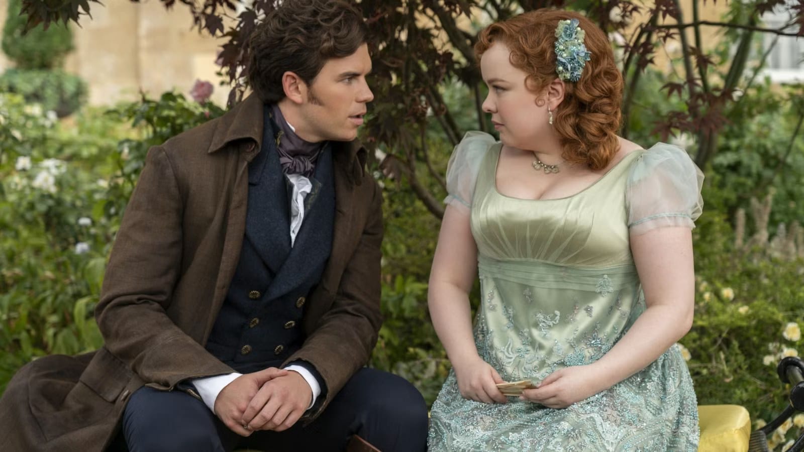 Colin and Penelope in Bridgerton Season 4 Part 1 — married, Penelope still Lady Whistledown — Static0.moviewebimages.com