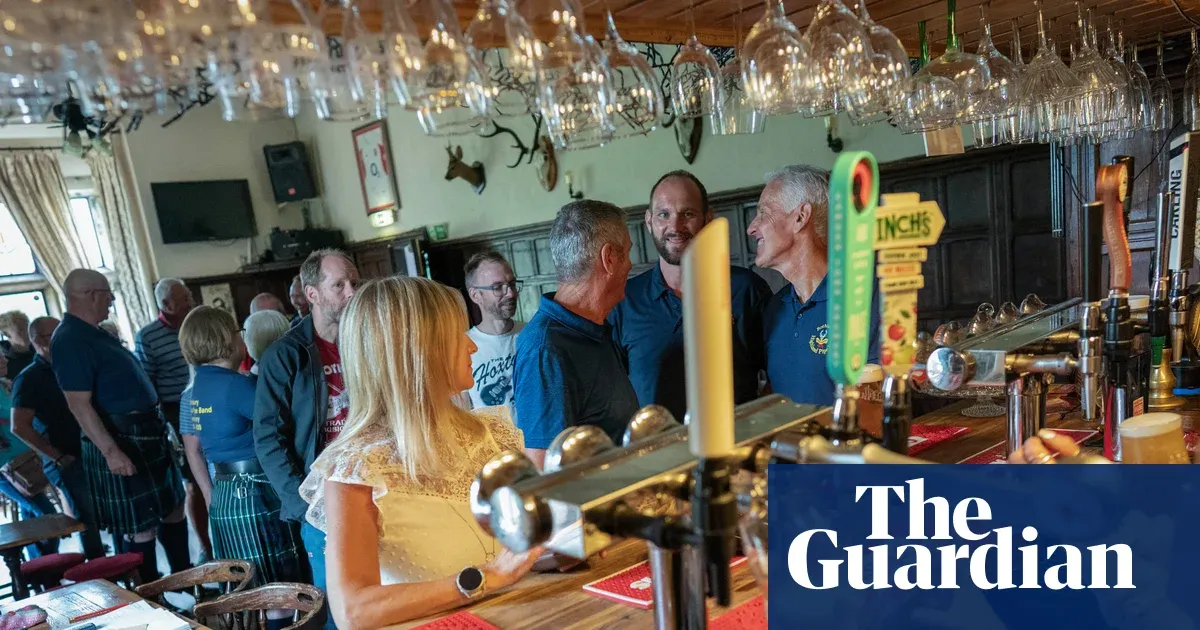 Publicans bemused by rise of single-file pub queues — I.guim.co.uk