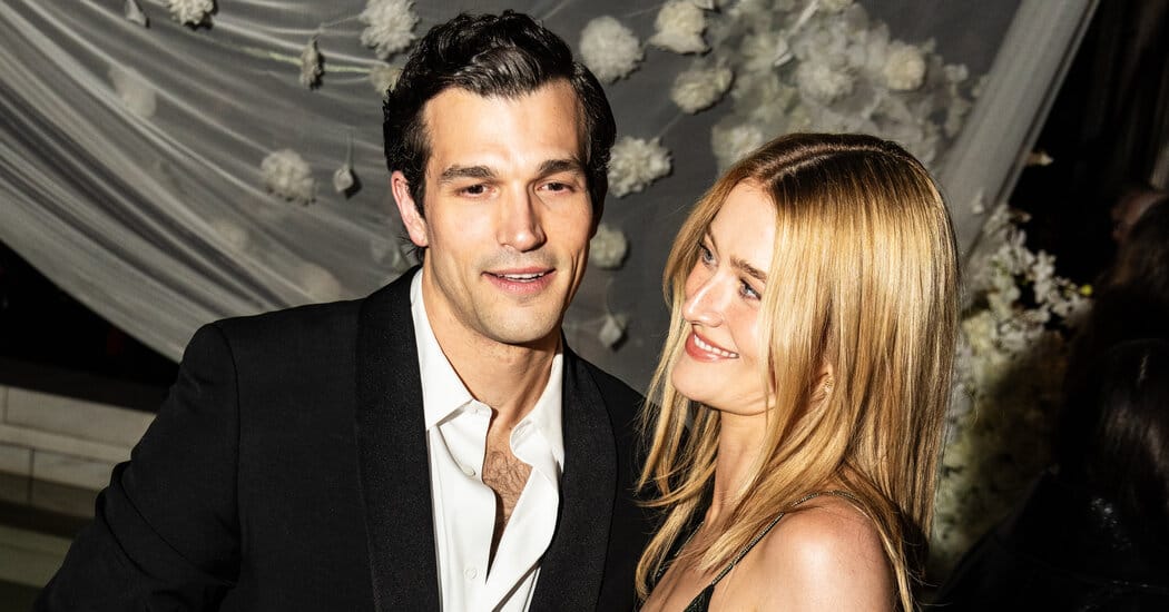 Ryan Murphy’s ‘Love Story’ Premiere Embraced ’90s New York — static01.nyt.com
