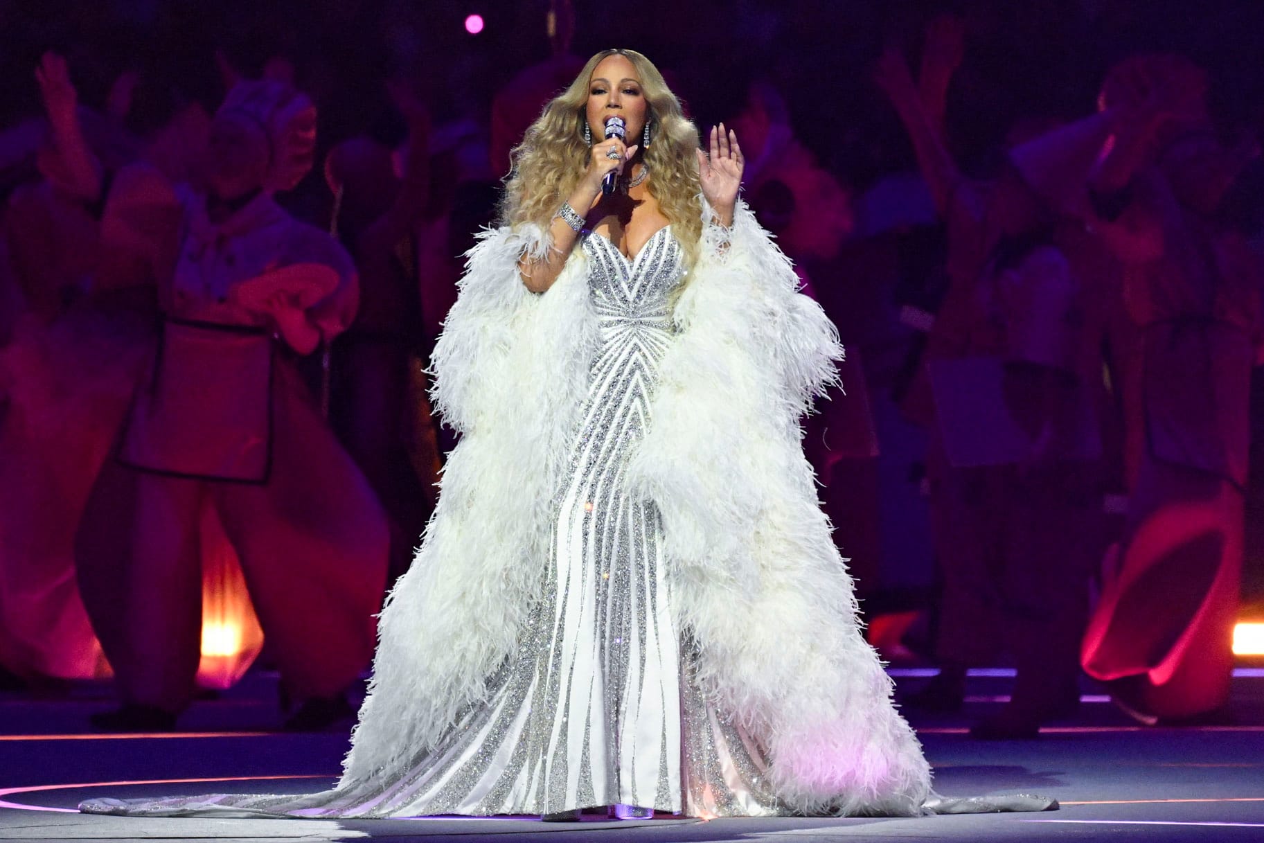 Mariah Carey Sings in Italian, Hits Sky-High Whistle Note — Nbc