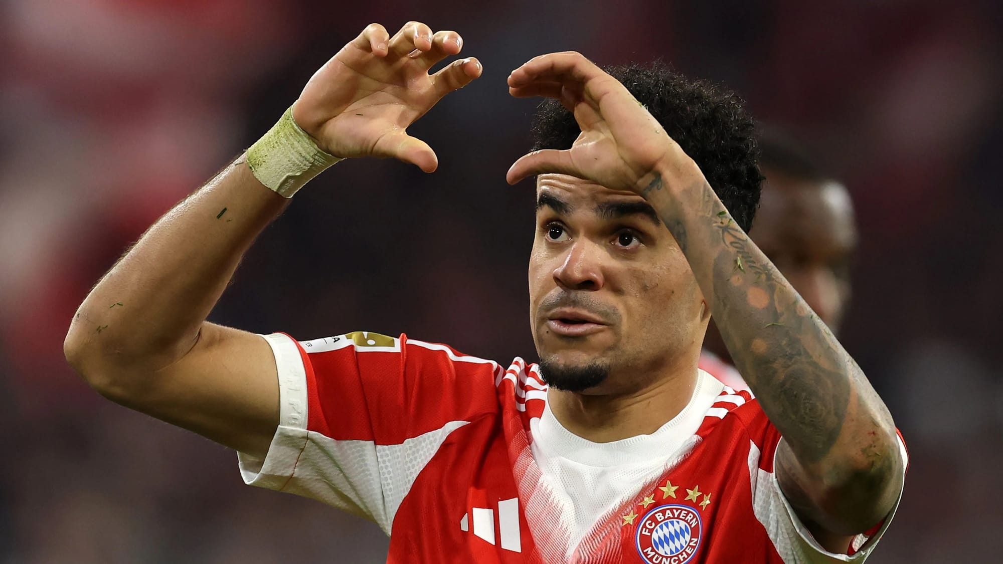 Luis Díaz wishes Colombian Christian González luck ahead of Super Bowl LX — Goal