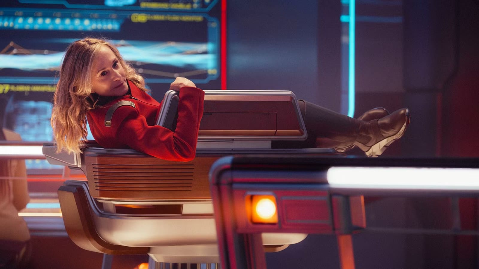 Star Trek: Starfleet Academy's Nahla Ake Controversy Is Actually Genius — Movieweb
