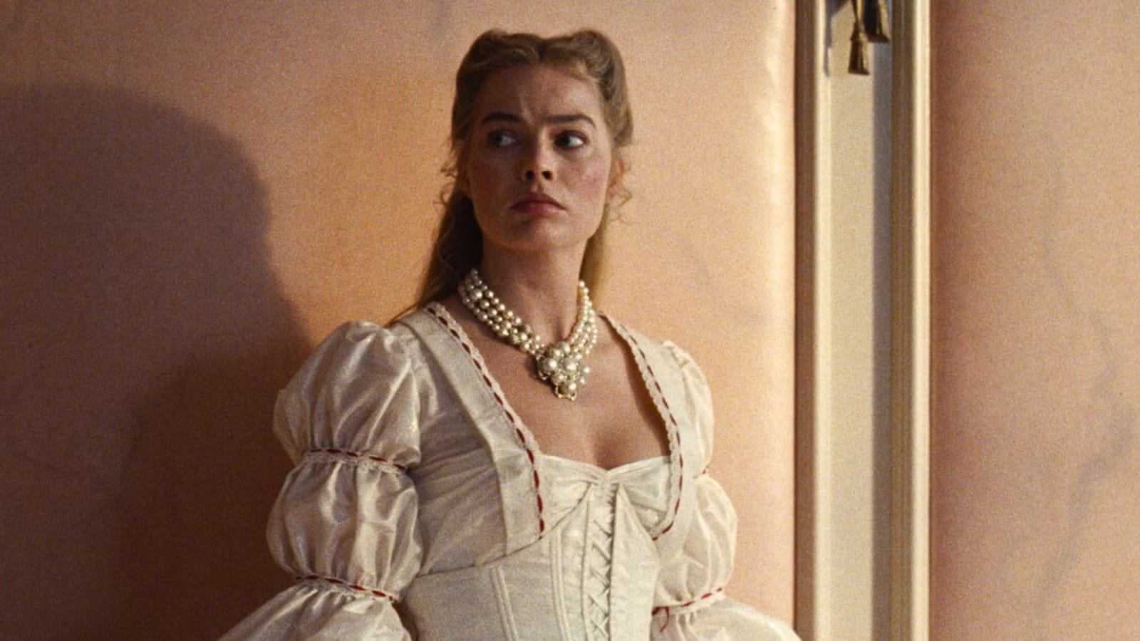 Wuthering Heights review: Emerald Fennell's lustful, uneven adaptation — Movieweb