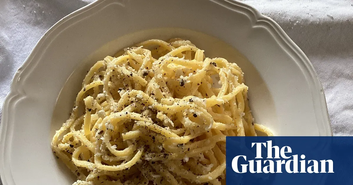Rachel Roddy’s recipe for cacio e pepe, the old-fashioned way — Lifestyle | The Guardian