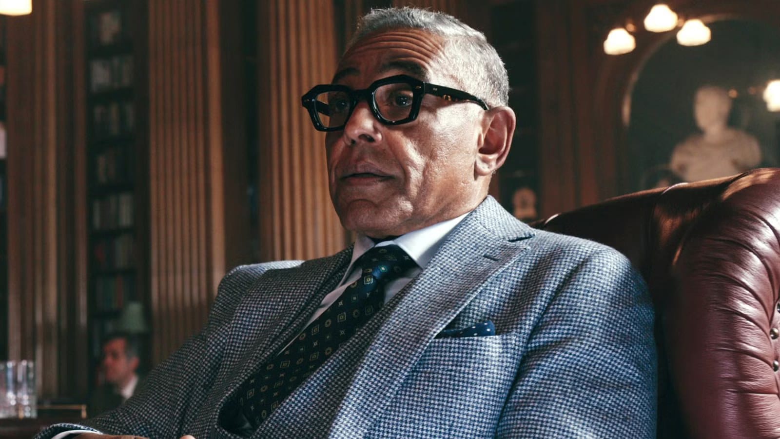 Binge Netflix's The Gentlemen before Guy Ritchie's Season 2 — Collider