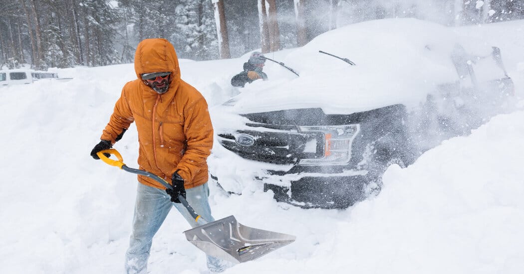 Safety of Searchers Now Central Concern in Avalanche Recovery — NYT > U.S. News