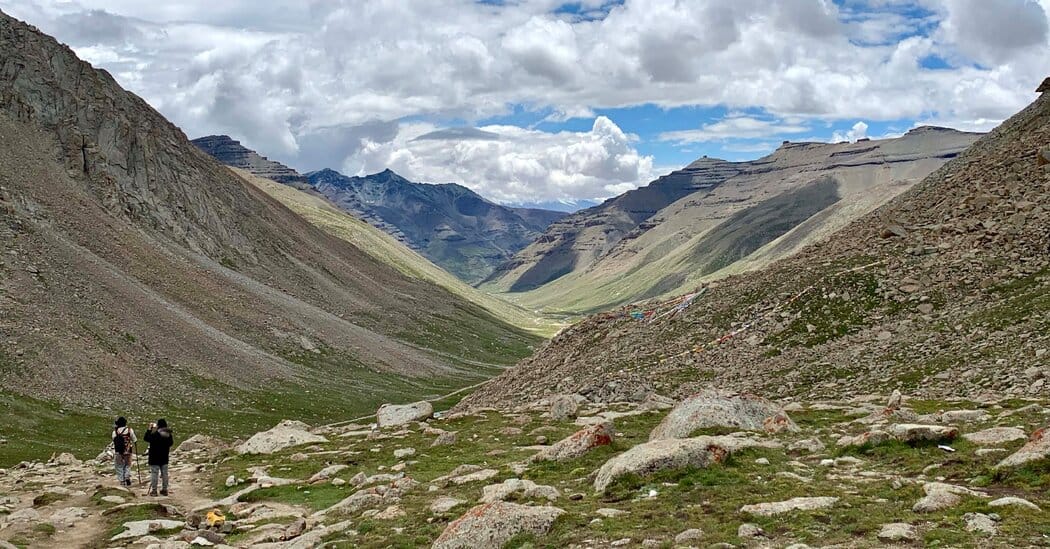 In Tibet, a Writer Finds Peace on a Trek to 18,000 Feet — NYT > Travel