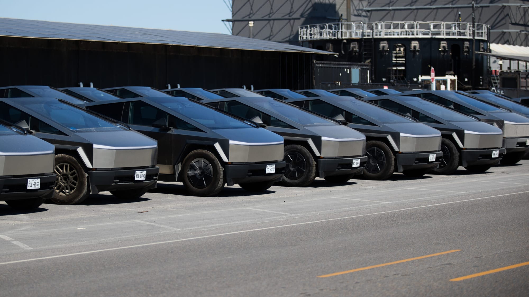 Tesla slashes Cybertruck prices as it tries to move (unpainted) metal — Cars - Ars Technica