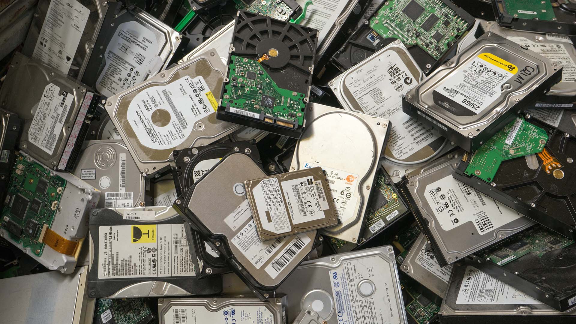 UK redditor flew to New York to buy 280 TB of hard drives to avoid price hikes — Pcgamer