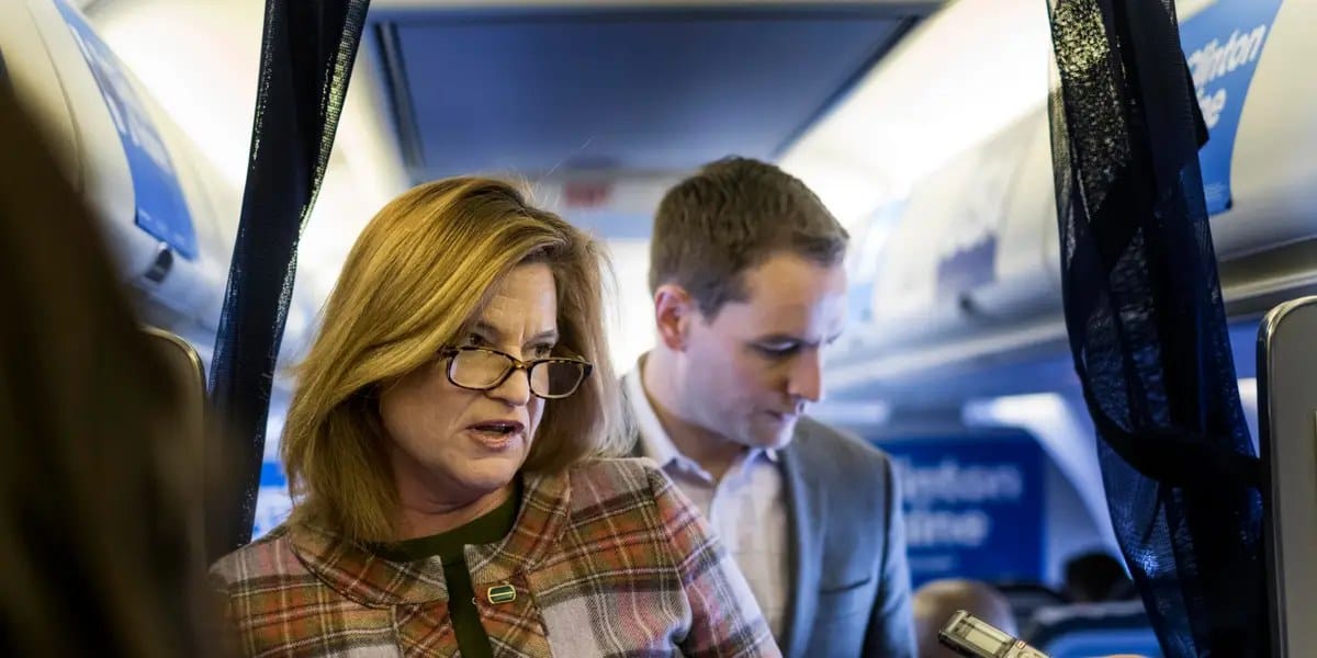 How campaigns move candidates by air — Businessinsider