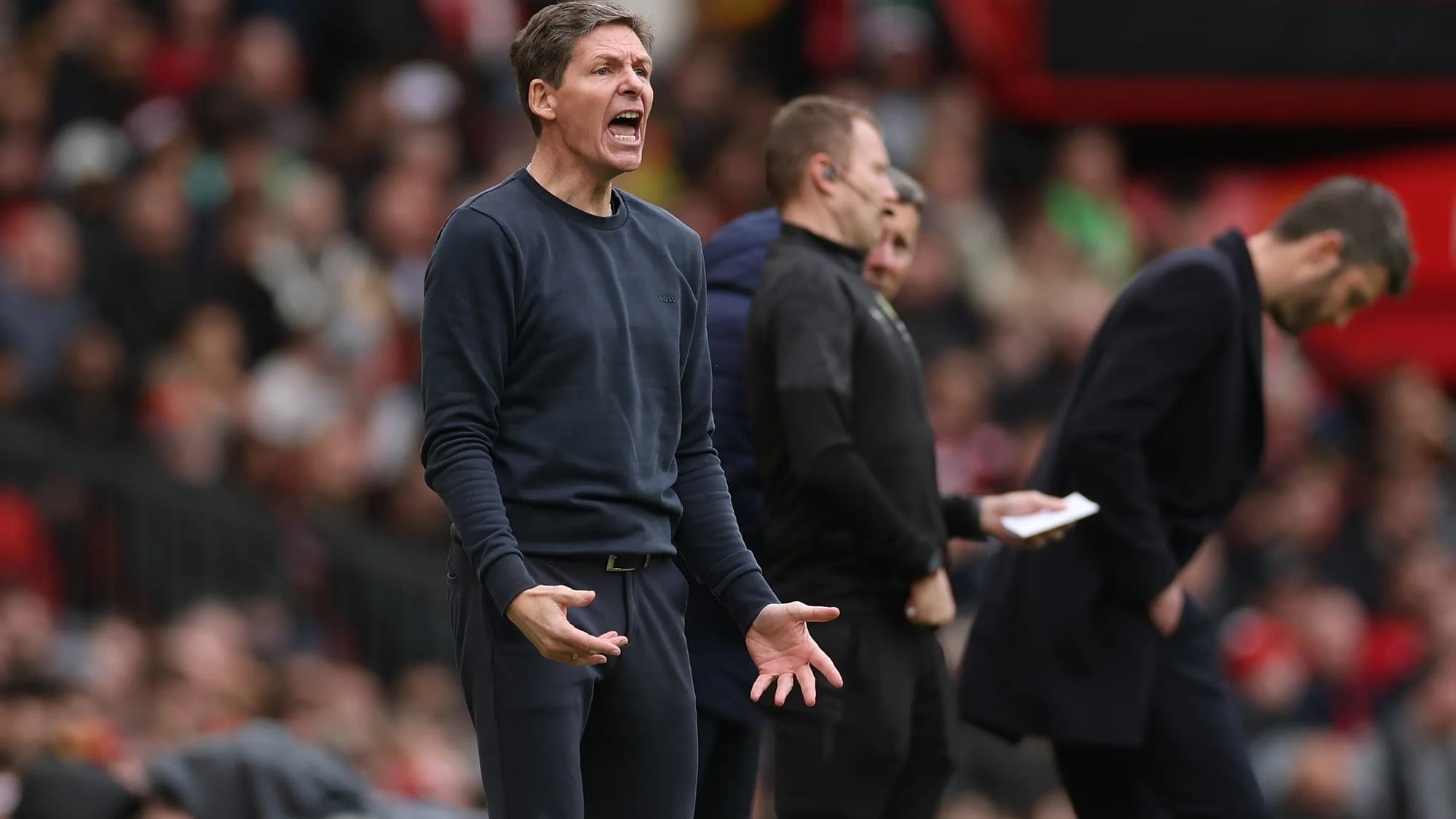Oliver Glasner says referee gave Man Utd 'Old Trafford bonus' with penalty — Goal