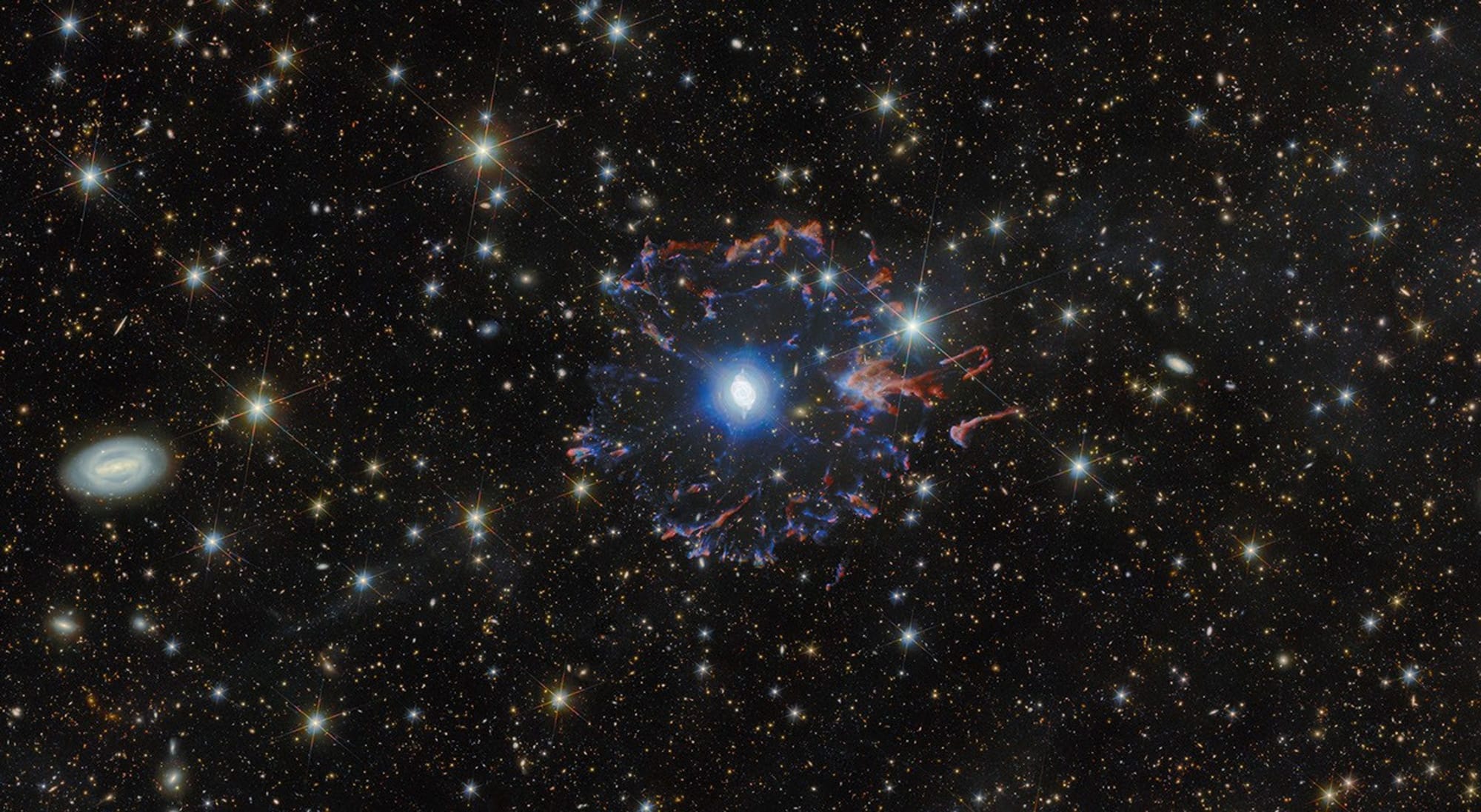 Hubble and Euclid Reveal the Cat’s Eye Nebula — NASA Science