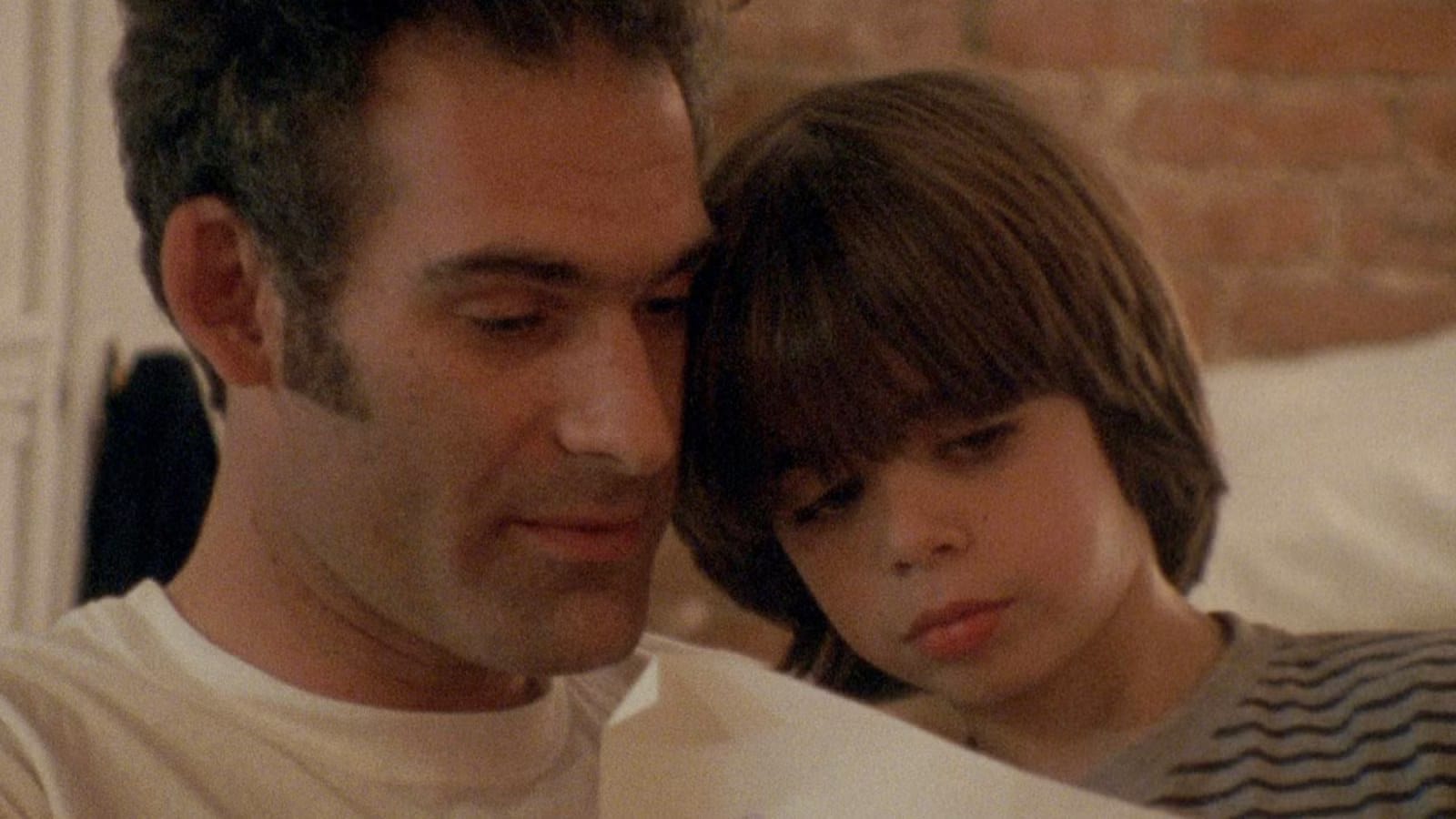 Daddy Longlegs: The Safdie Brothers' Tender Early Film — Collider