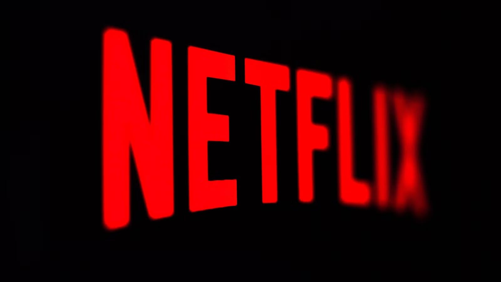 Rachel Weisz Thriller Vladimir Climbs Netflix Charts Behind Bridgerton — Collider