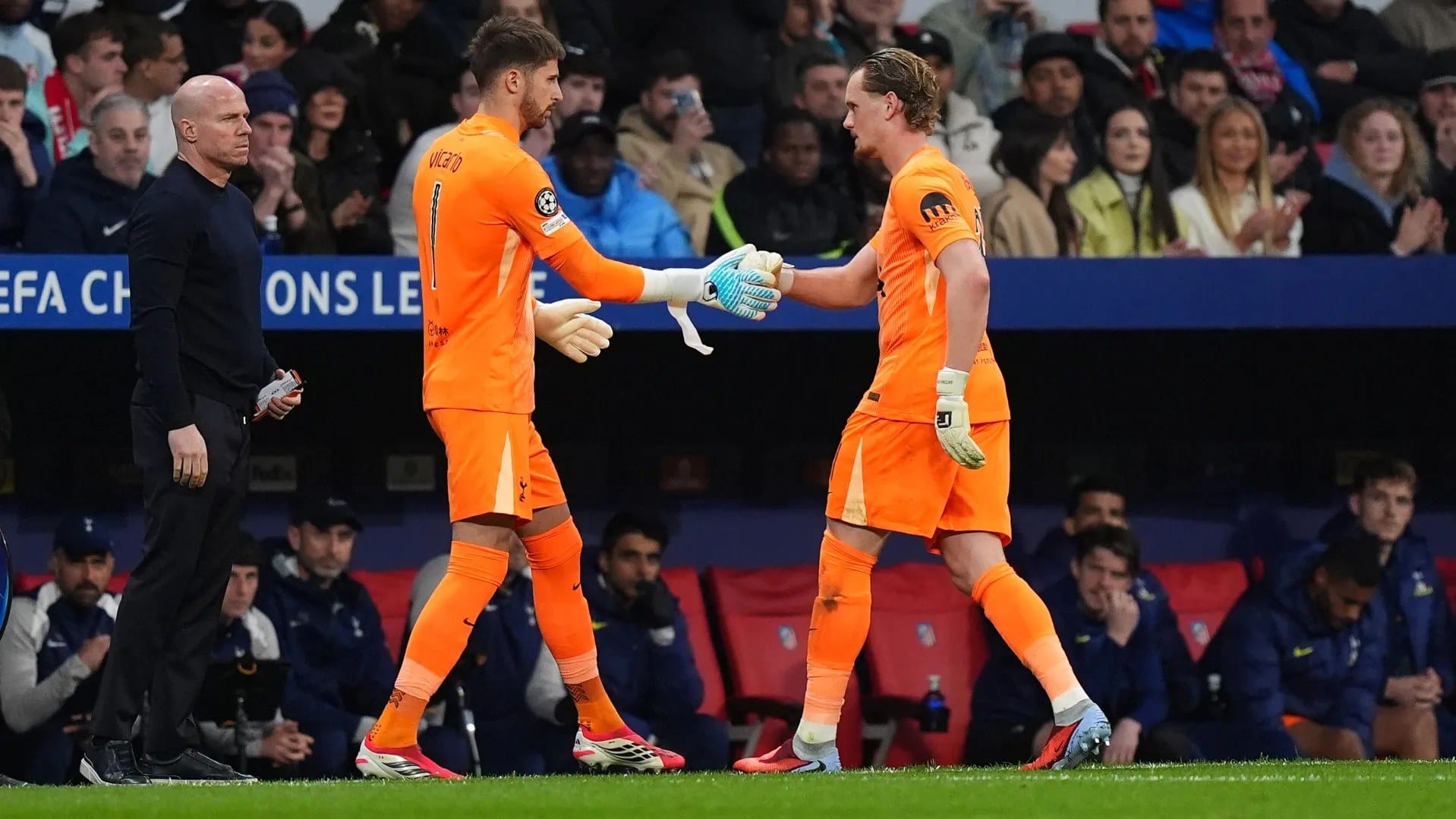 Kinsky substituted after 15 minutes; Vicario replaces him — Goal