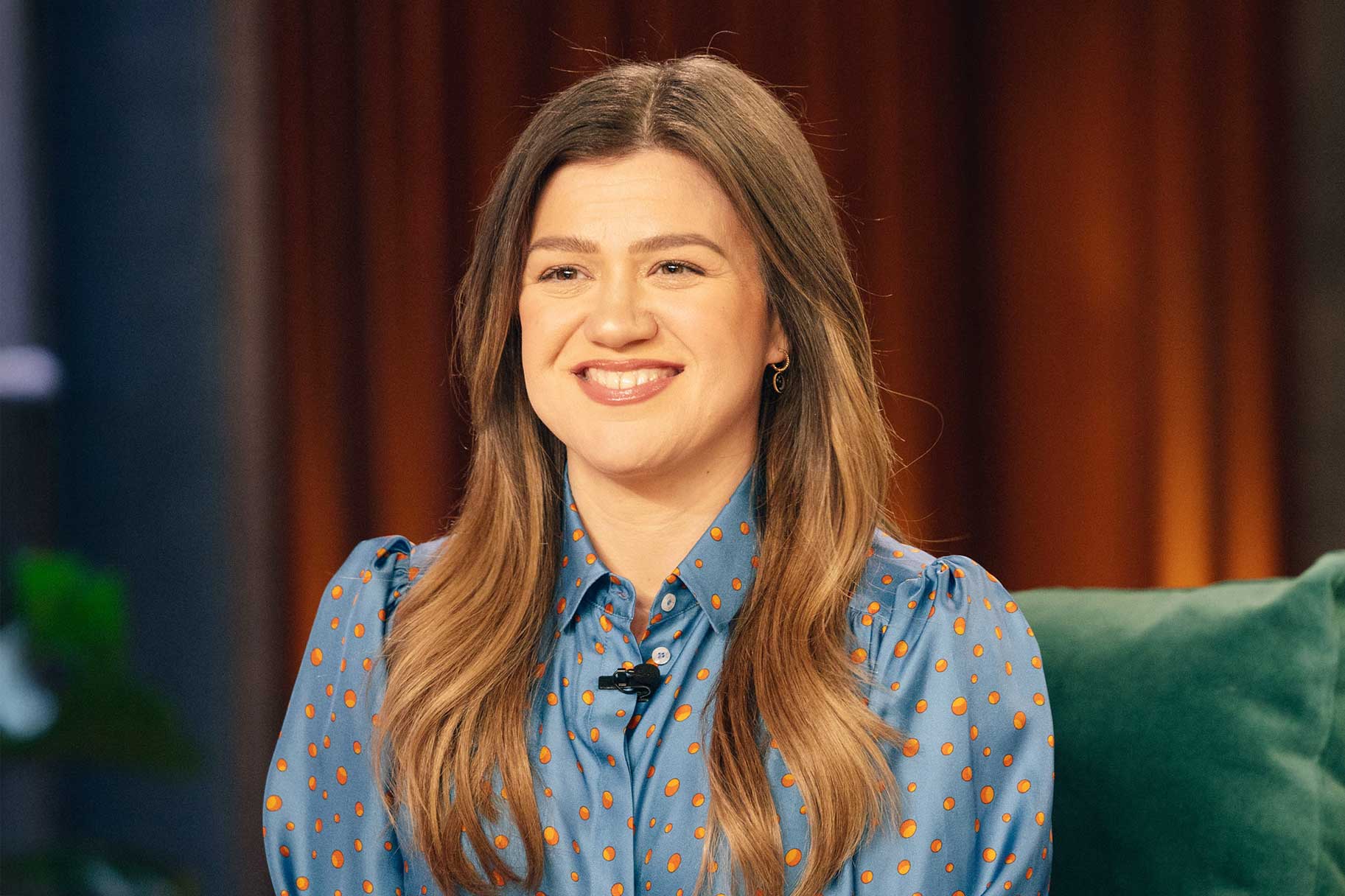 Kelly Clarkson Chokes Up After Rita Wilson's Heartfelt Tribute — Nbc