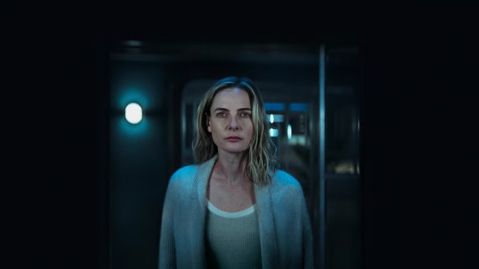 Watch A House of Dynamite while waiting for Silo Season 3 — Movieweb