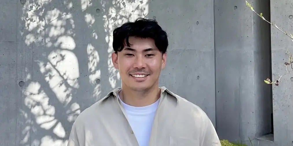 He moved to Japan and started building cabins in the woods — Businessinsider