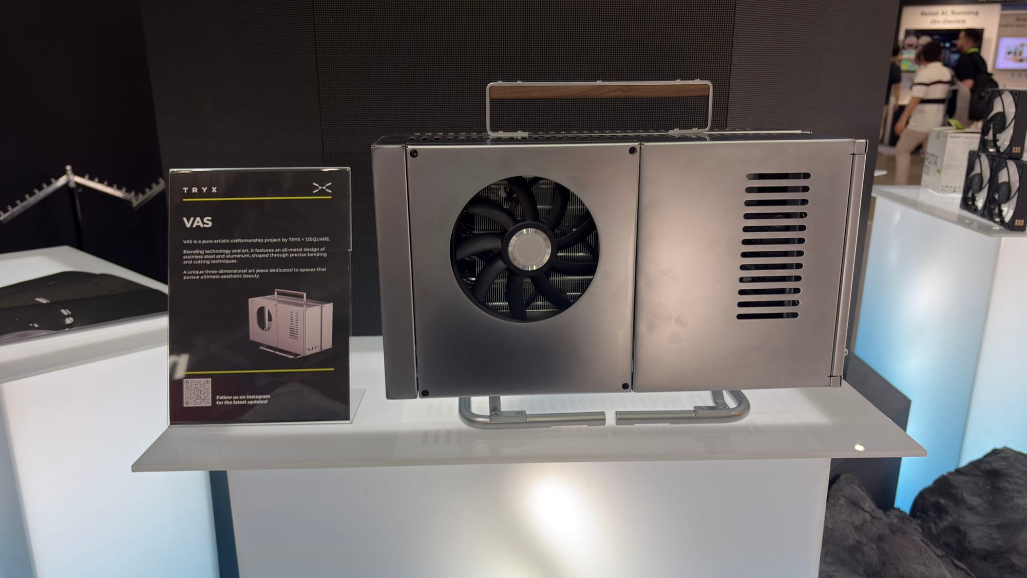 Tryx Vas PC case: briefcase or air conditioning unit? — Pcgamer