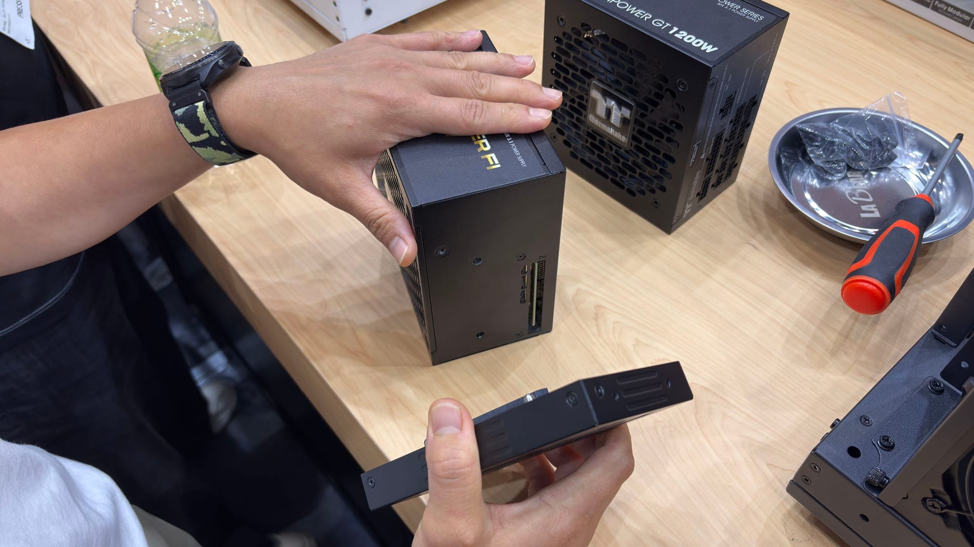 Thermaltake's Dockpower PSU detaches to simplify cable hookups — Pcgamer