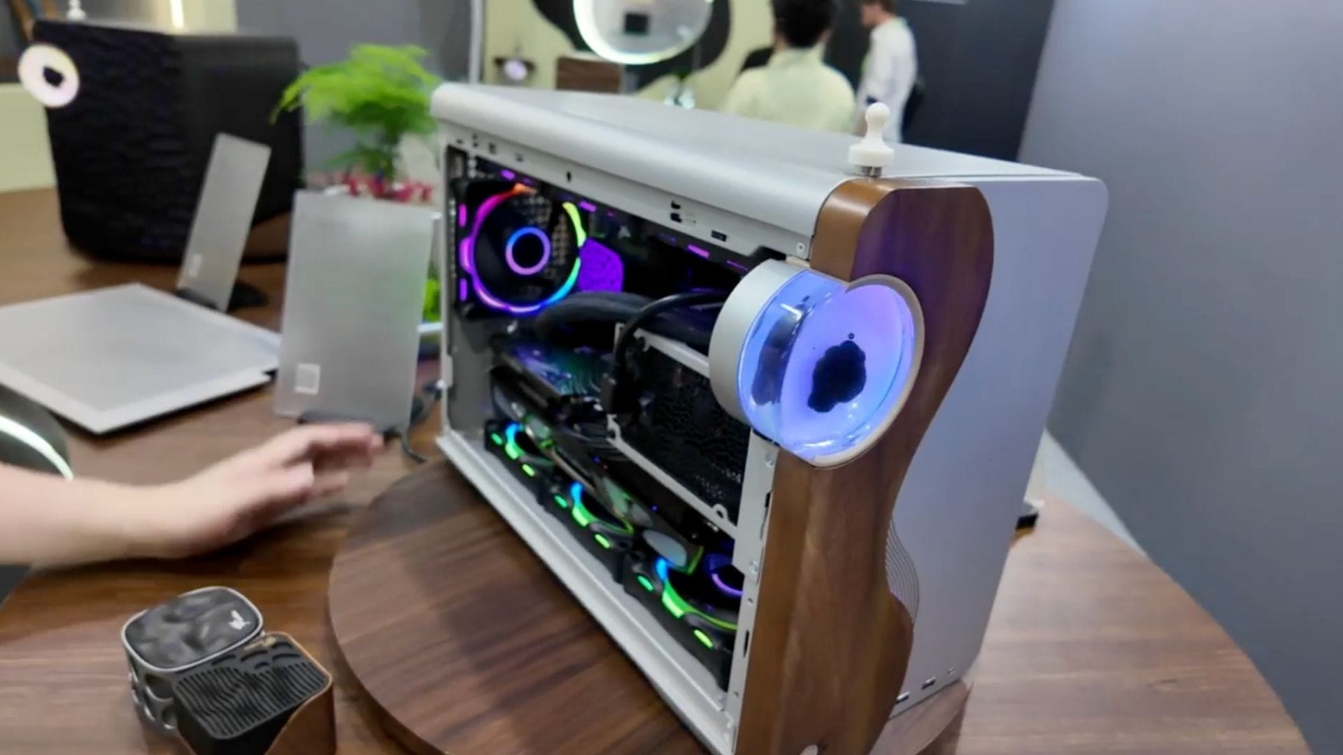 MicroATX case with Venom-like ferrofluid reacts to sound and magnets — Pcgamer