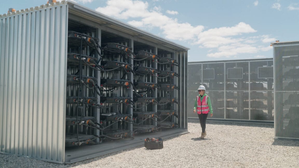 Used Waymo robotaxi batteries become backup storage for power grids — Cars - Ars Technica