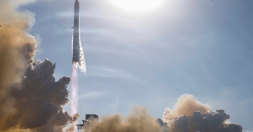 Inside SpaceX’s Rockets-to-Riches I.P.O. Plan — NYT > Business