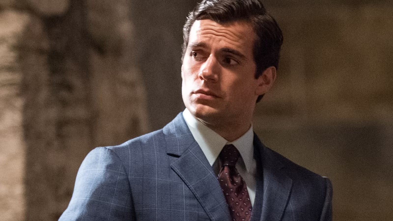 Henry Cavill to Star in Netflix Spy Comedy with Kevin Hart — Movieweb