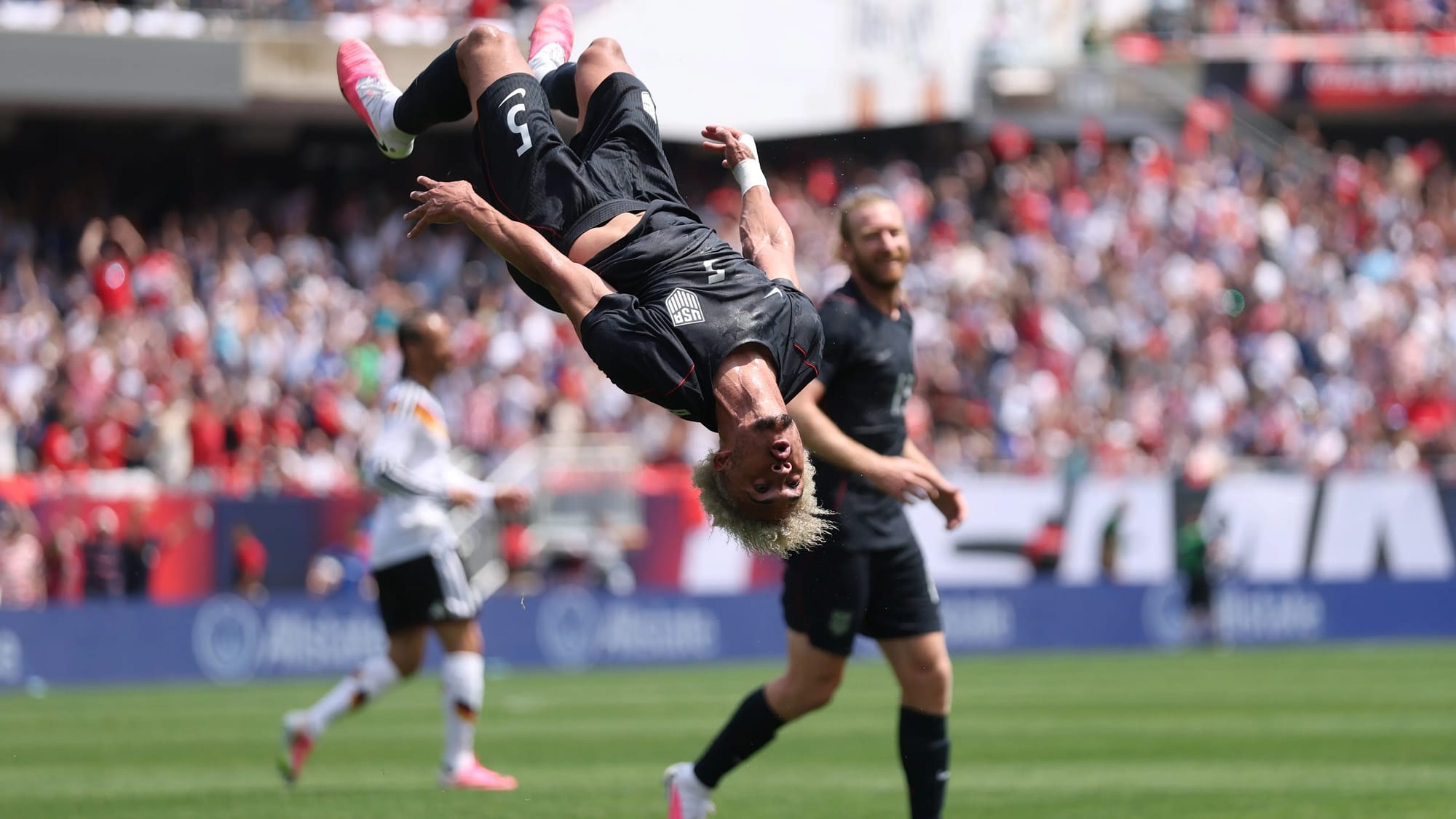Antonee Robinson shines as Tillman adapts in USMNT loss to Germany — Goal