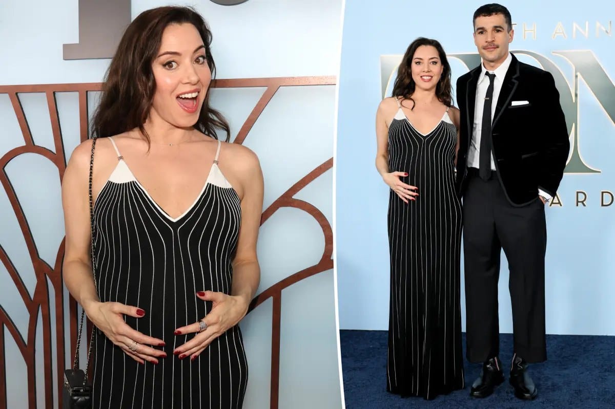 Aubrey Plaza cradles baby bump supporting Chris Abbott at Tonys — Pagesix
