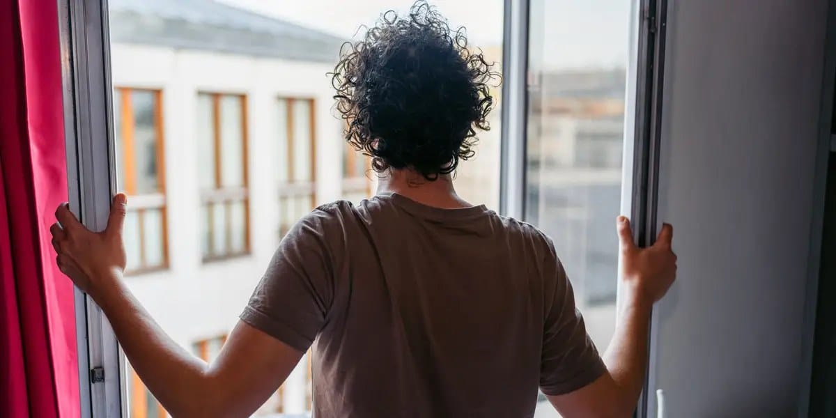 I moved to Europe and earn 67,000 Euros a year — I still feel worthless — Businessinsider