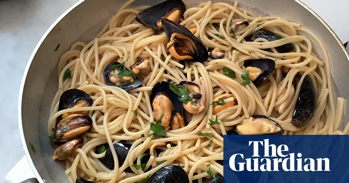 Spaghetti with mussels, parsley and lemon — Lifestyle | The Guardian