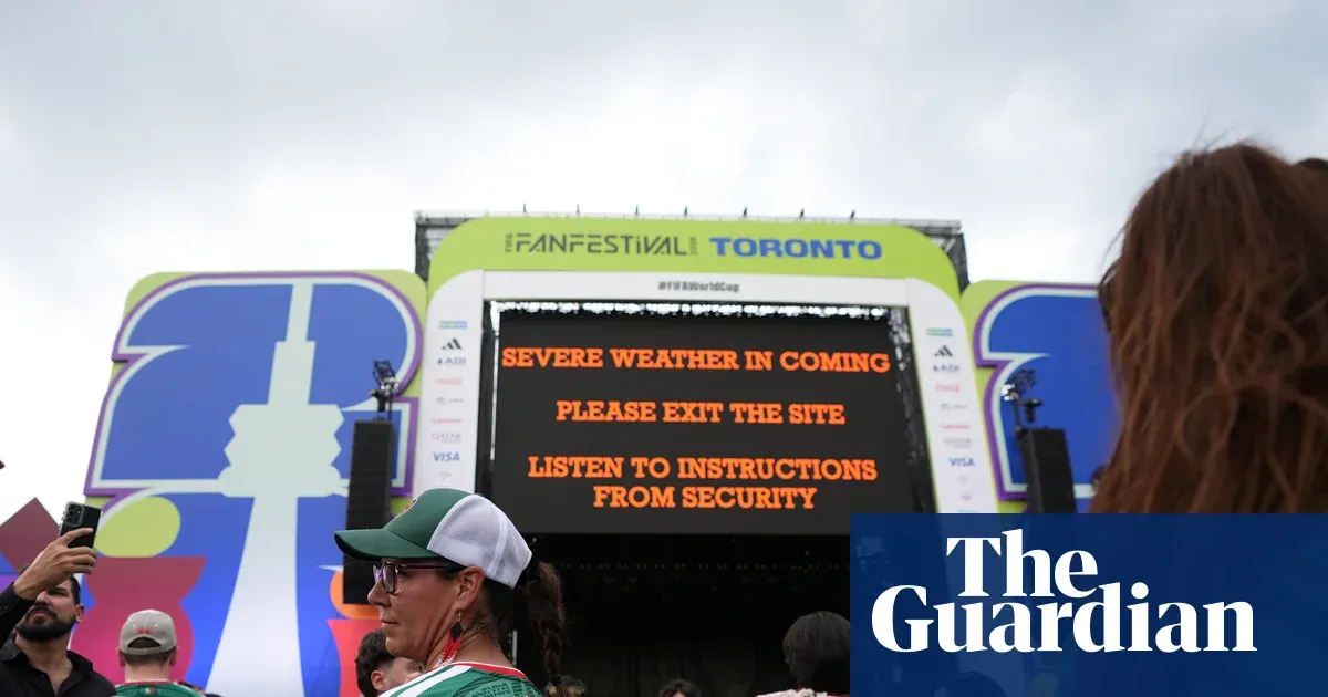 Weather tracker: heat, humidity and thunderstorms a danger at World Cup — World news | The Guardian