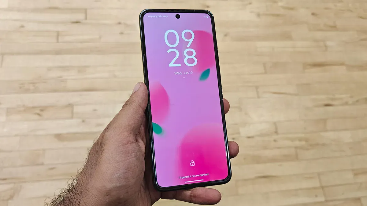 Motorola Razr+ feels like a flagship without the Ultra price — Latest news