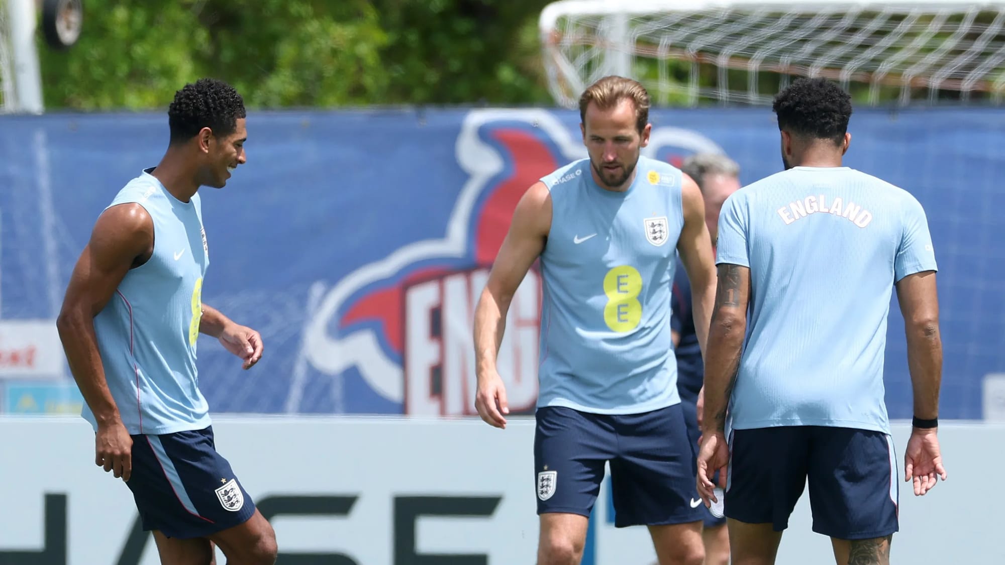 Two suspects detained after England boots and equipment stolen — Goal