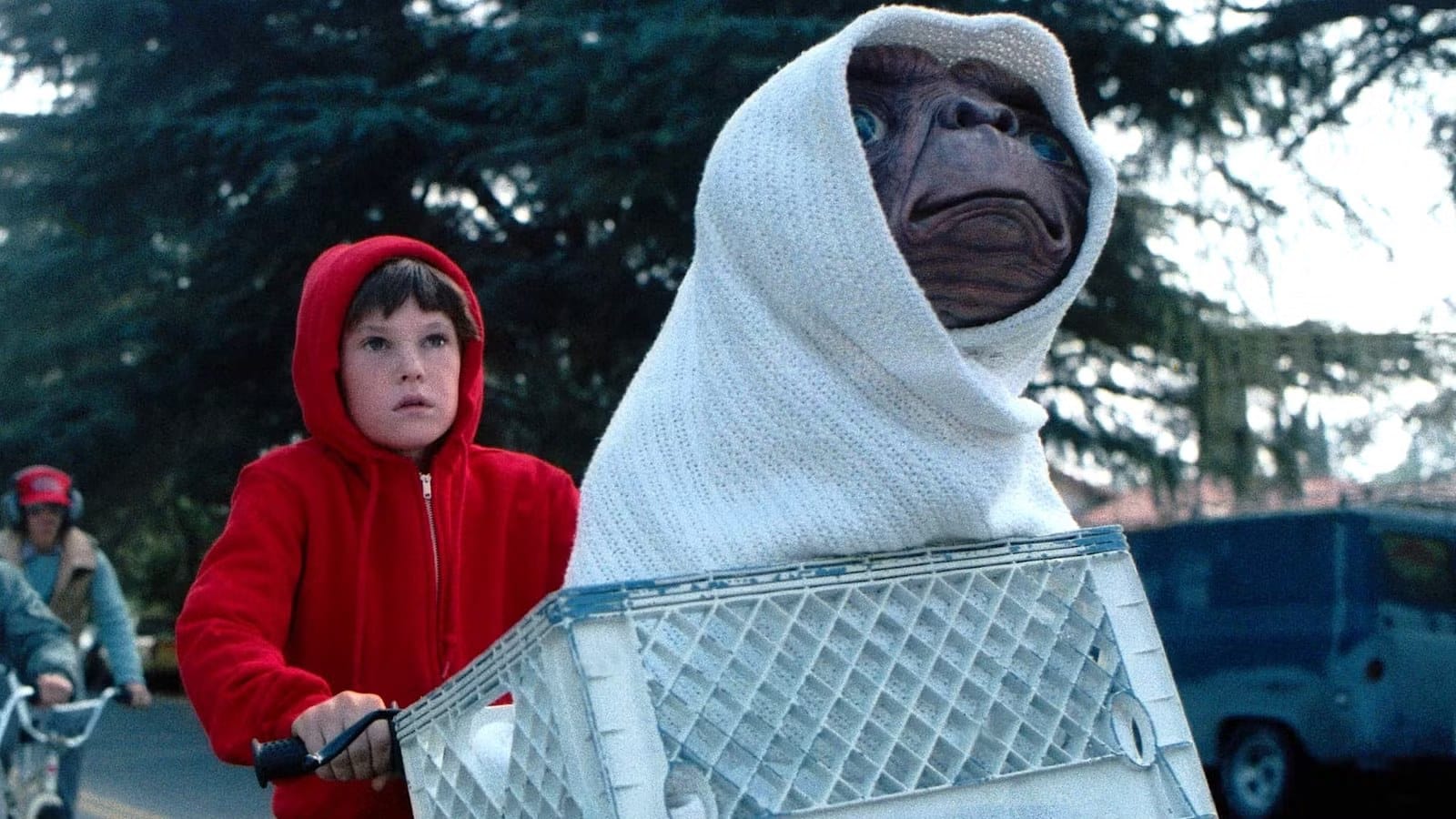 Spielberg says Elliott never saw E.T. again — Movieweb