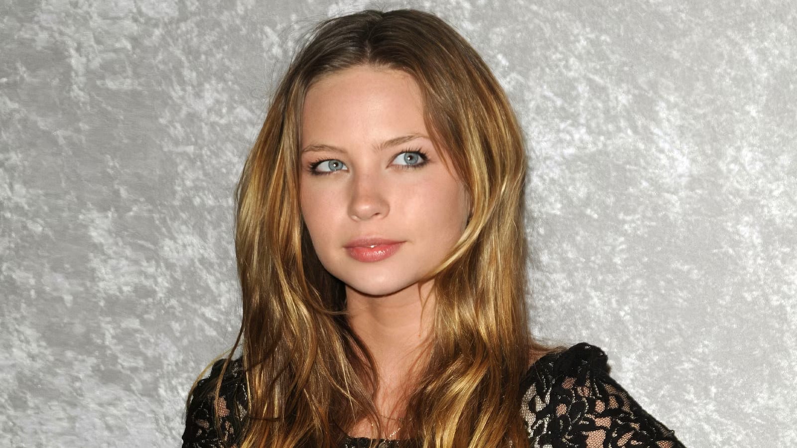 Original 'Lilo & Stitch' Star Daveigh Chase Dead at 35 — Collider