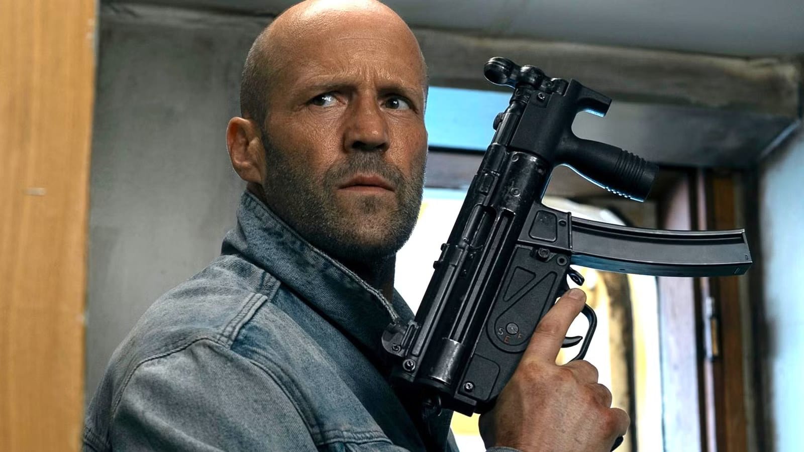 Jason Statham Turns the Tide in New Look at Mutiny — Movieweb