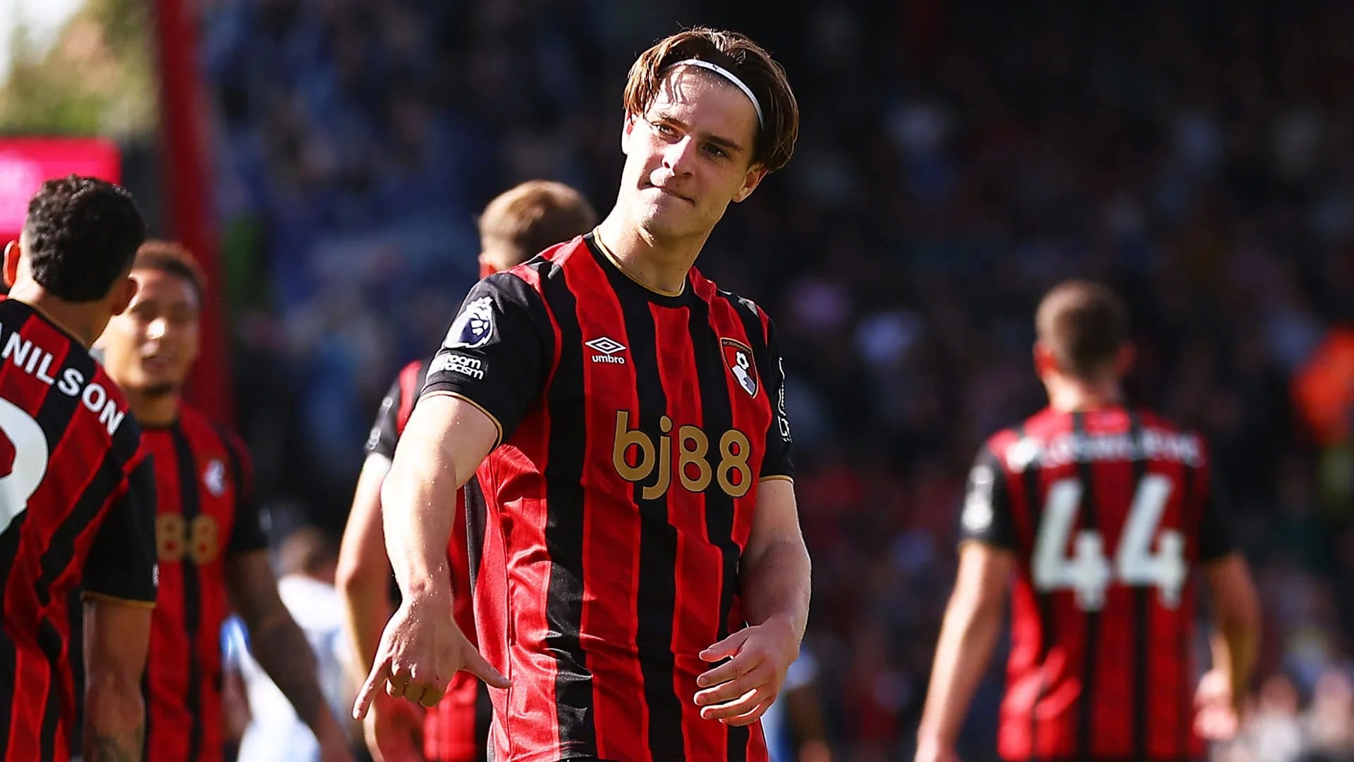 Man Utd and Arsenal track Bournemouth midfielder Alex Scott valued at £60m — Goal